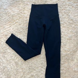 Size 0 Navy Lululemon wonder train legging 25”